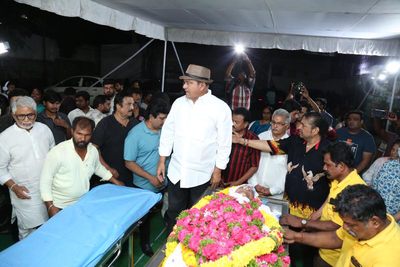 celebs-pay-final-respect-to-artist-sarath-babu-35.jpg
