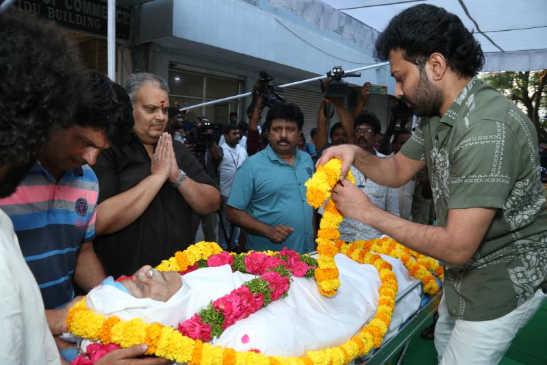 celebs-pay-final-respect-to-artist-sarath-babu-7.jpg