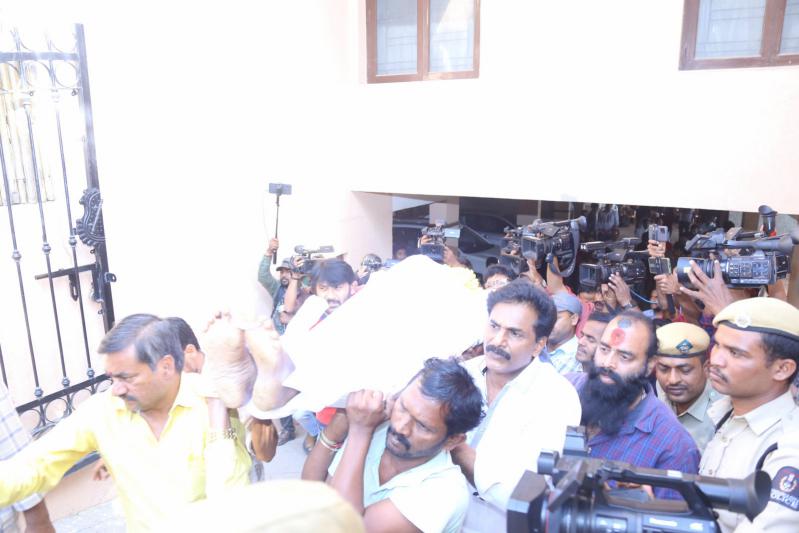 celebs-pay-final-respect-to-chalapathi-rao-13.jpg