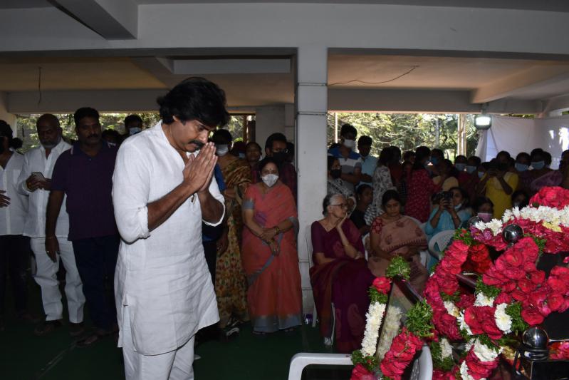 celebs-pay-final-respect-to-kaikala-satyanarayana-13.jpg