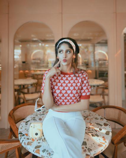 chandini-chowdary-stills-2-3.jpg