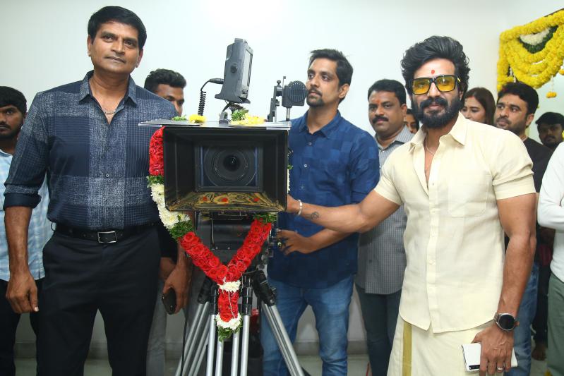 changure-bangaru-raja-movie-launch-4.jpg