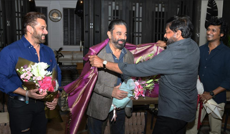 chiranjeevi-felicitates-kamal-haasan-3.jpg
