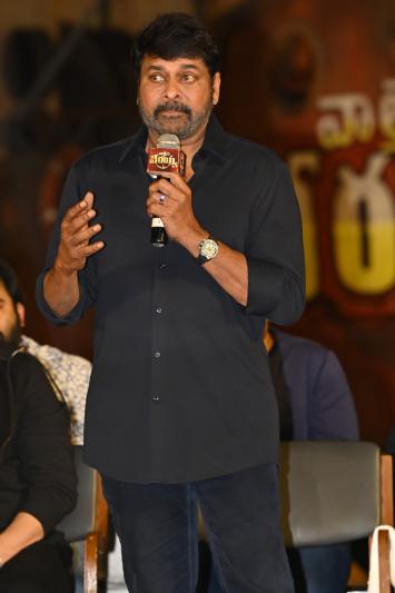 chiranjeevi-stills-3-2.jpg