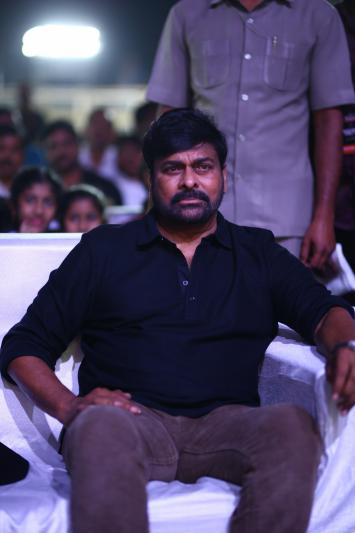 chiranjeevi-stills-4-2.jpg