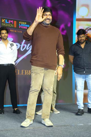 chiranjeevi-stills-6-6.jpg