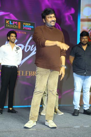 chiranjeevi-stills-6-7.jpg