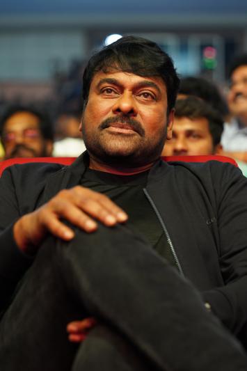 chiranjeevi-stills-7-11.jpg