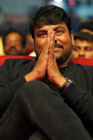 chiranjeevi-stills-7-12.jpg