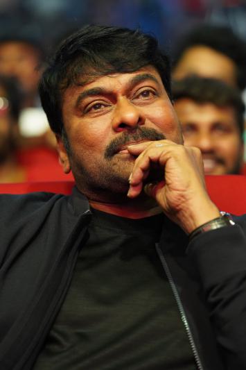 chiranjeevi-stills-7-14.jpg