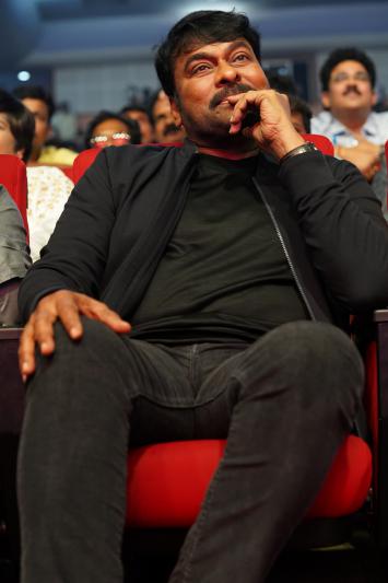 chiranjeevi-stills-7-15.jpg