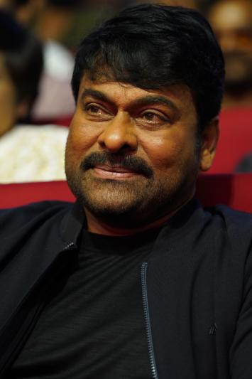 chiranjeevi-stills-7-7.jpg
