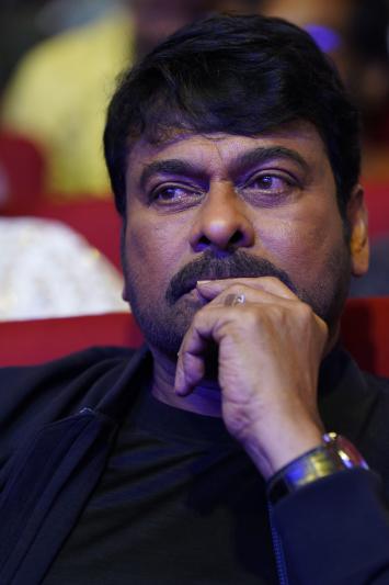 chiranjeevi-stills-7-9.jpg