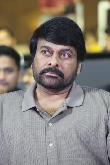 chiranjeevi-stills-8-12.jpg