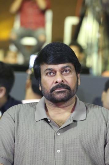 chiranjeevi-stills-8-15.jpg