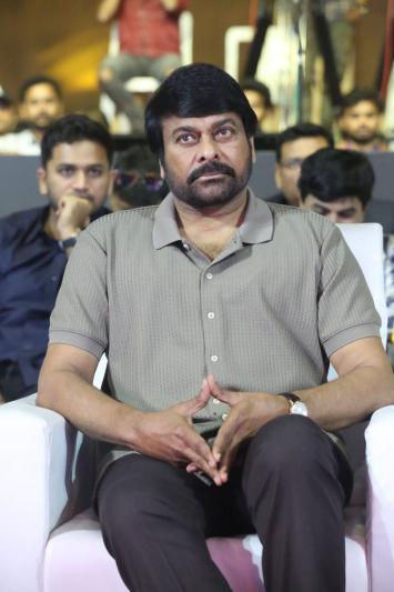 chiranjeevi-stills-8-16.jpg