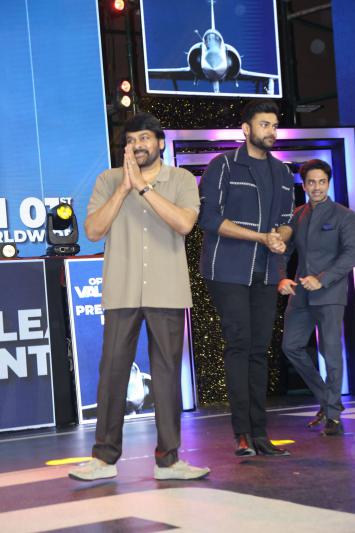 chiranjeevi-stills-8-19.jpg