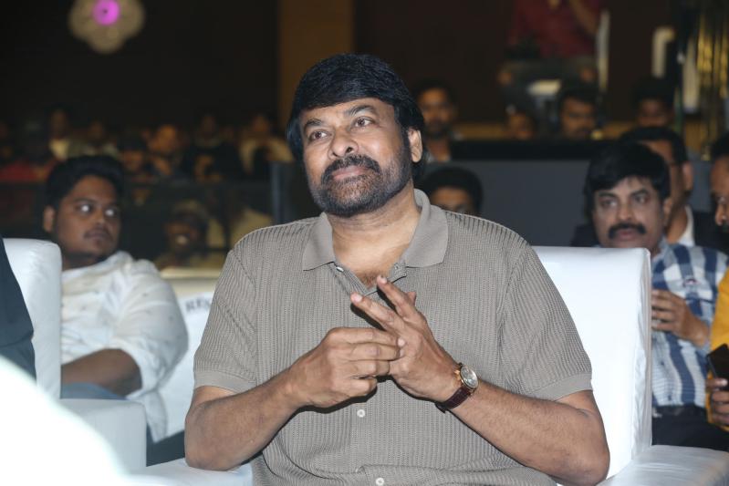 chiranjeevi-stills-8-4.jpg