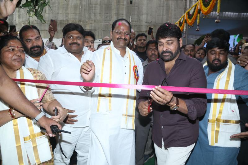chiru-at-chitrapuri-colony-mig-houses-opening-1.jpg