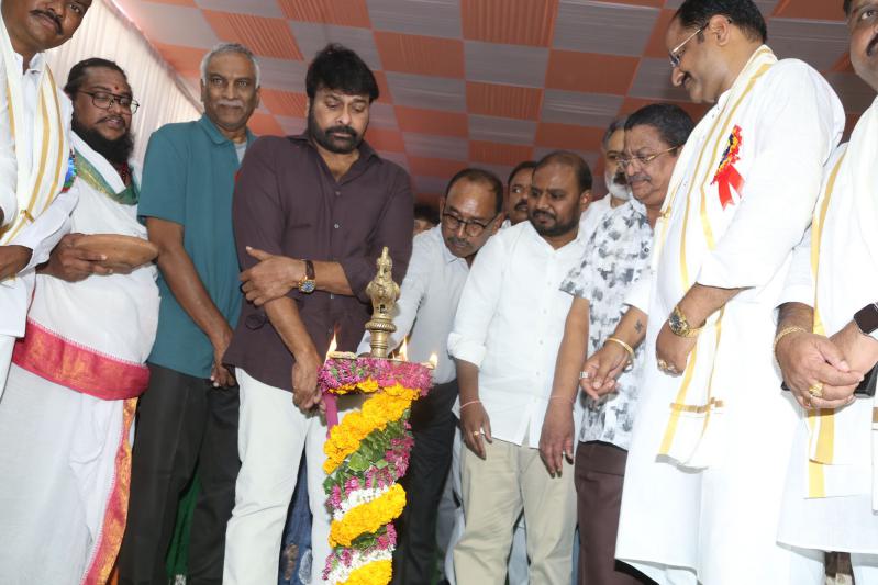 chiru-at-chitrapuri-colony-mig-houses-opening-13.jpg