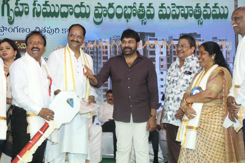 chiru-at-chitrapuri-colony-mig-houses-opening-22.jpg