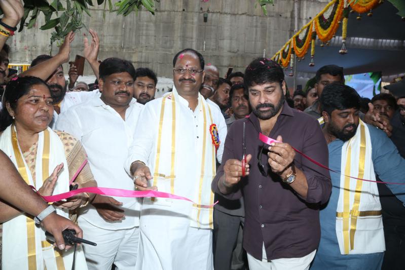 chiru-at-chitrapuri-colony-mig-houses-opening-9.jpg