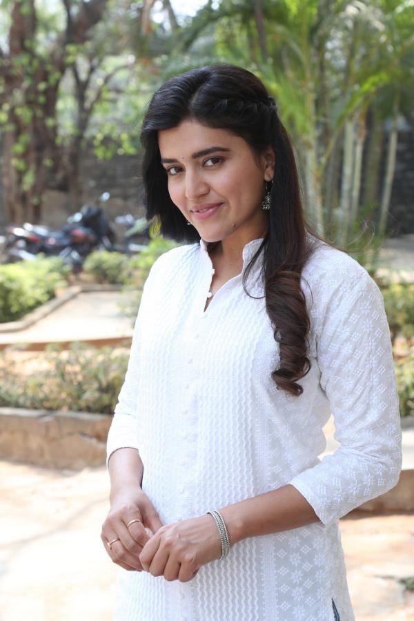 chithra-shukla-stills-9.jpg