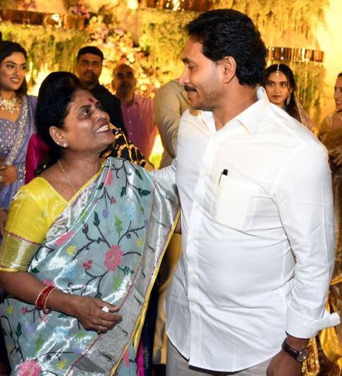 cm-jagan-attends-for-ys-sharmila-son-engagement-8.jpg