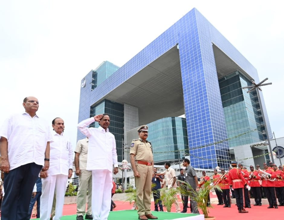 cm-kcr-inaugurated-ts-police-control-centre-2.jpg
