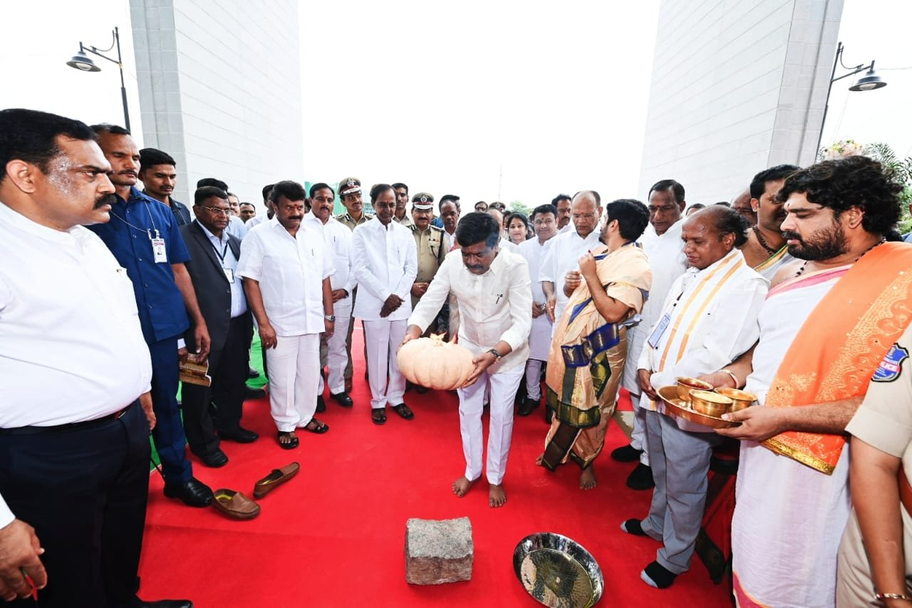 cm-kcr-inaugurated-ts-police-control-centre-3.jpg