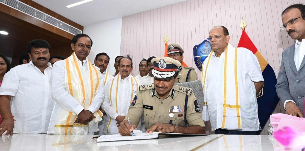cm-kcr-inaugurated-ts-police-control-centre-7.jpg