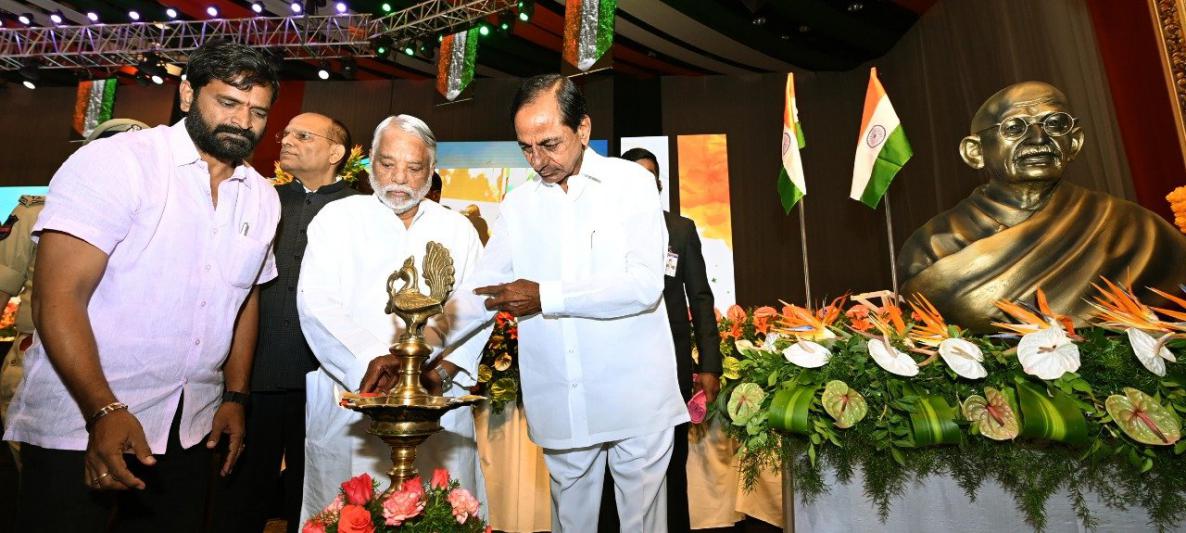 cm-kcr-inaugurates-swatantra-bharatha-vajrotsavam-3.jpg