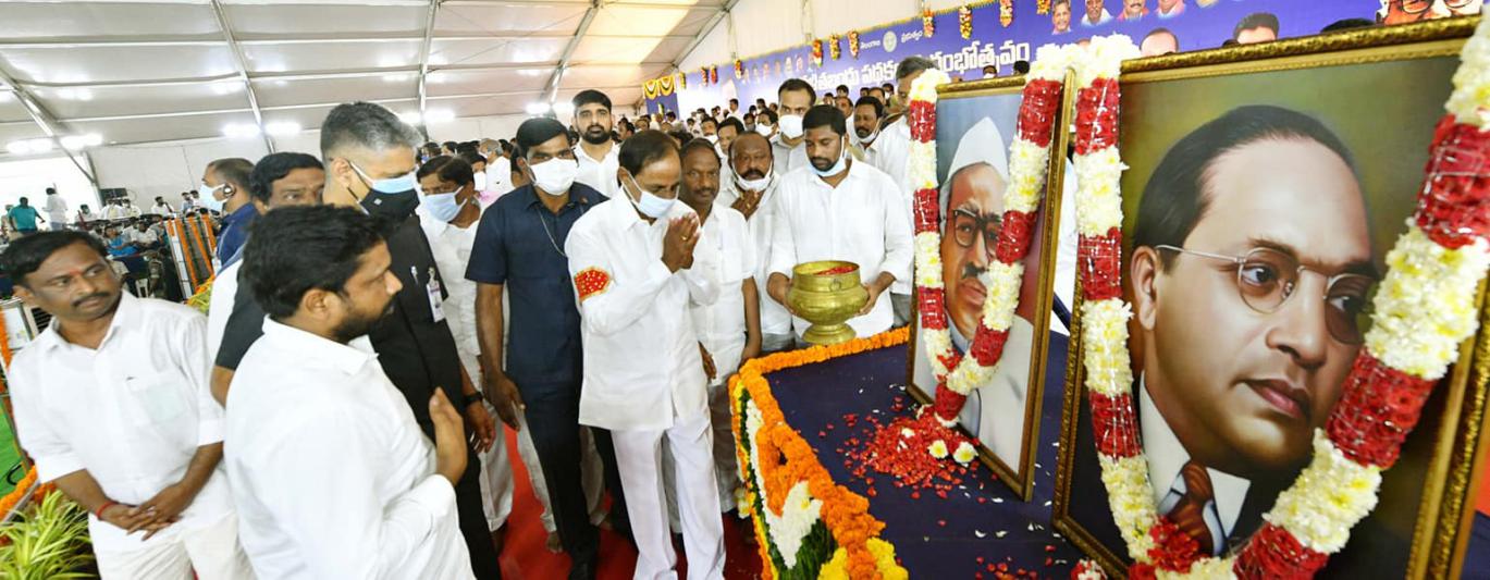 cm-kcr-launches-dalit-bandhu-in-huzurabad-3.jpg