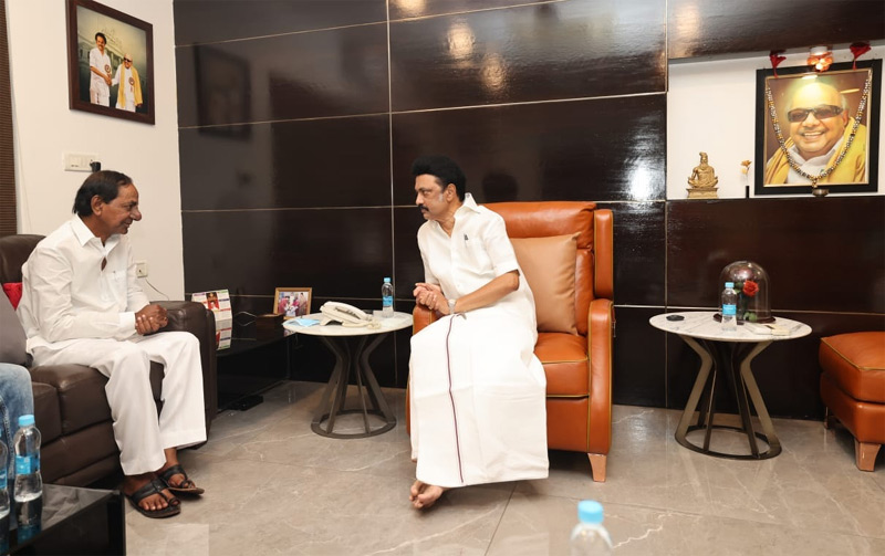 cm-kcr-meets-tamilnadu-cm-stalin-2.jpg