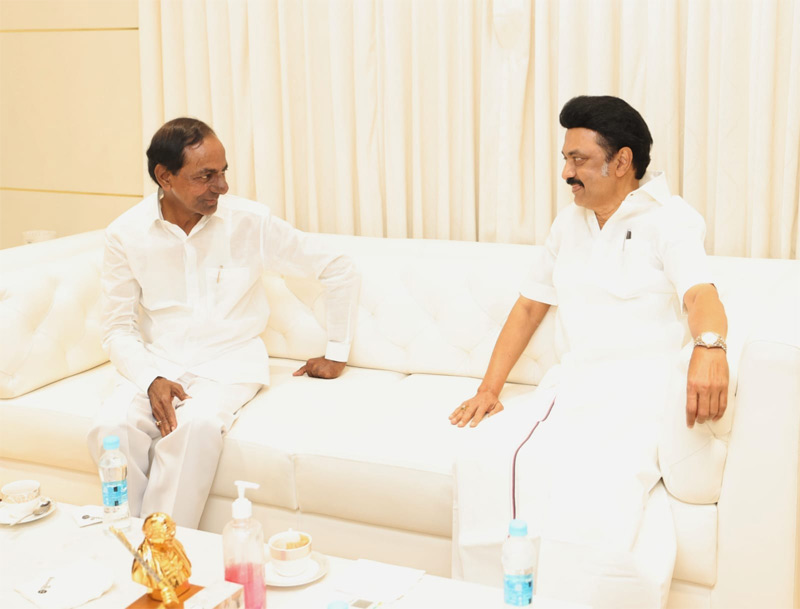 cm-kcr-meets-tamilnadu-cm-stalin-3.jpg