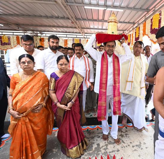 CM KCR Participates Sri Venkateswara Swamy Brahmmostavam, Timmapur
