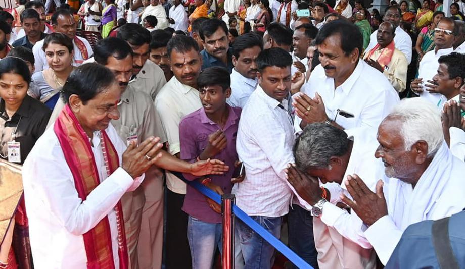 cm-kcr-participates-sri-venkateswara-swamy-brahmmostavam-timmapur-8.jpg