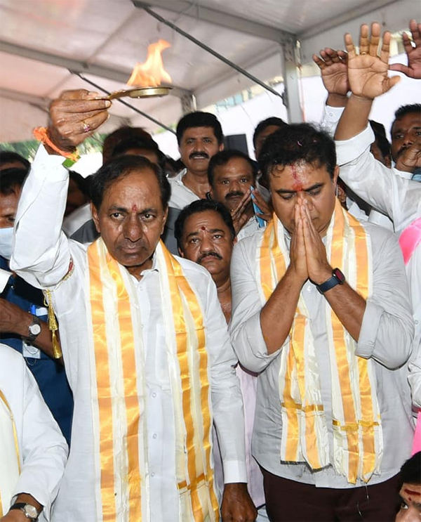 cm-kcr-perform-bhoomi-pooja-in-delhi-6.jpg