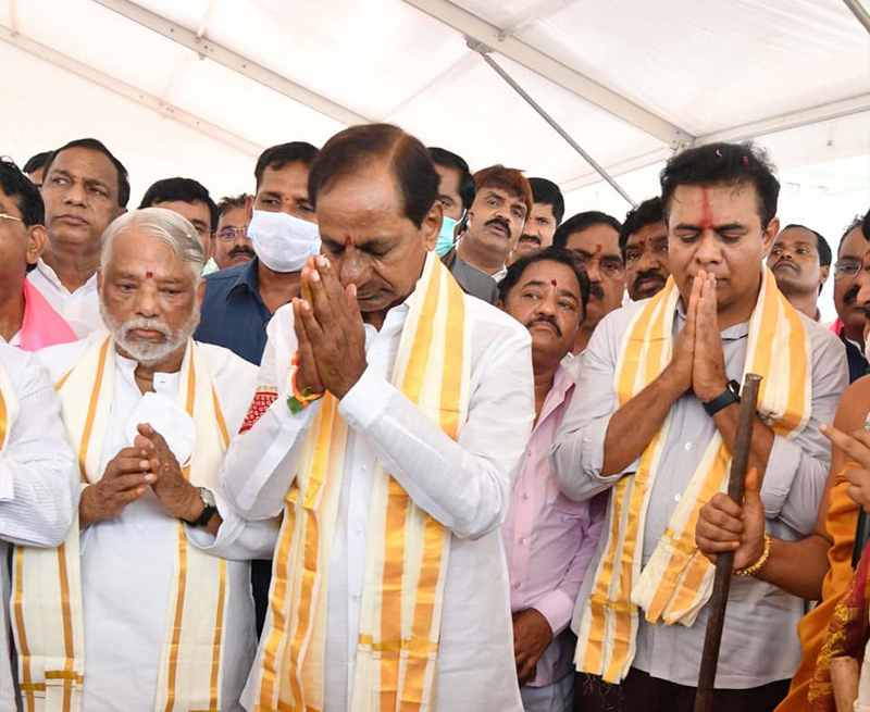 cm-kcr-perform-bhoomi-pooja-in-delhi-7.jpg
