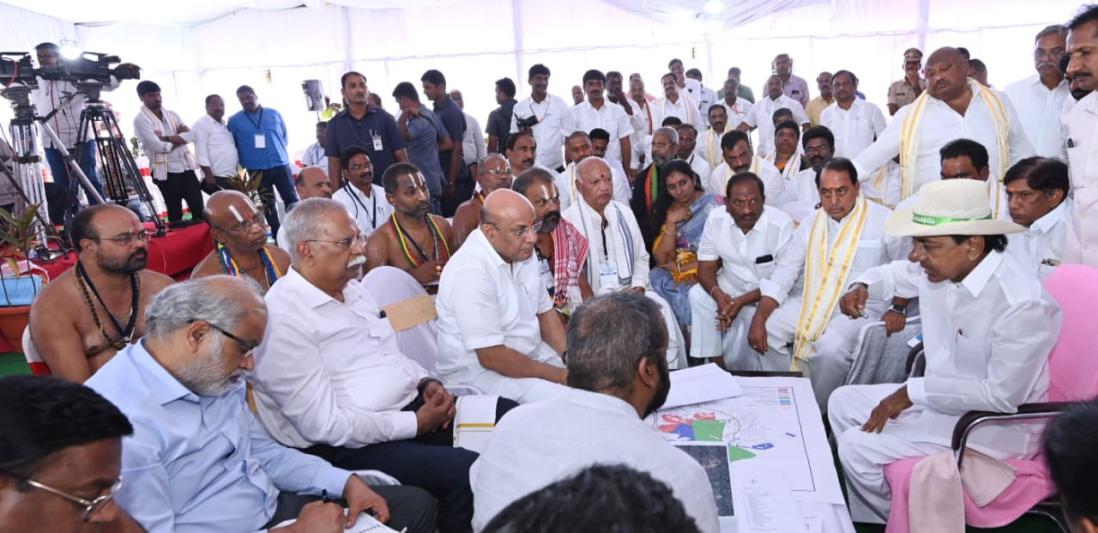 cm-kcr-visits-kondagattu-sri-anjaneya-swamy-temple-9.jpg