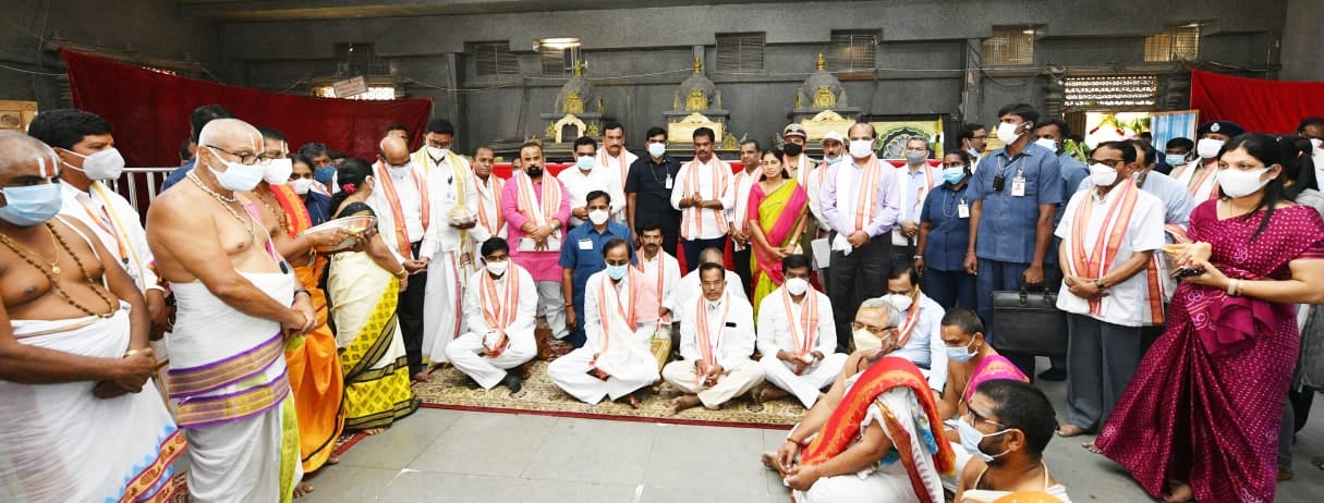 CM KCR Visits Yadadri Temple