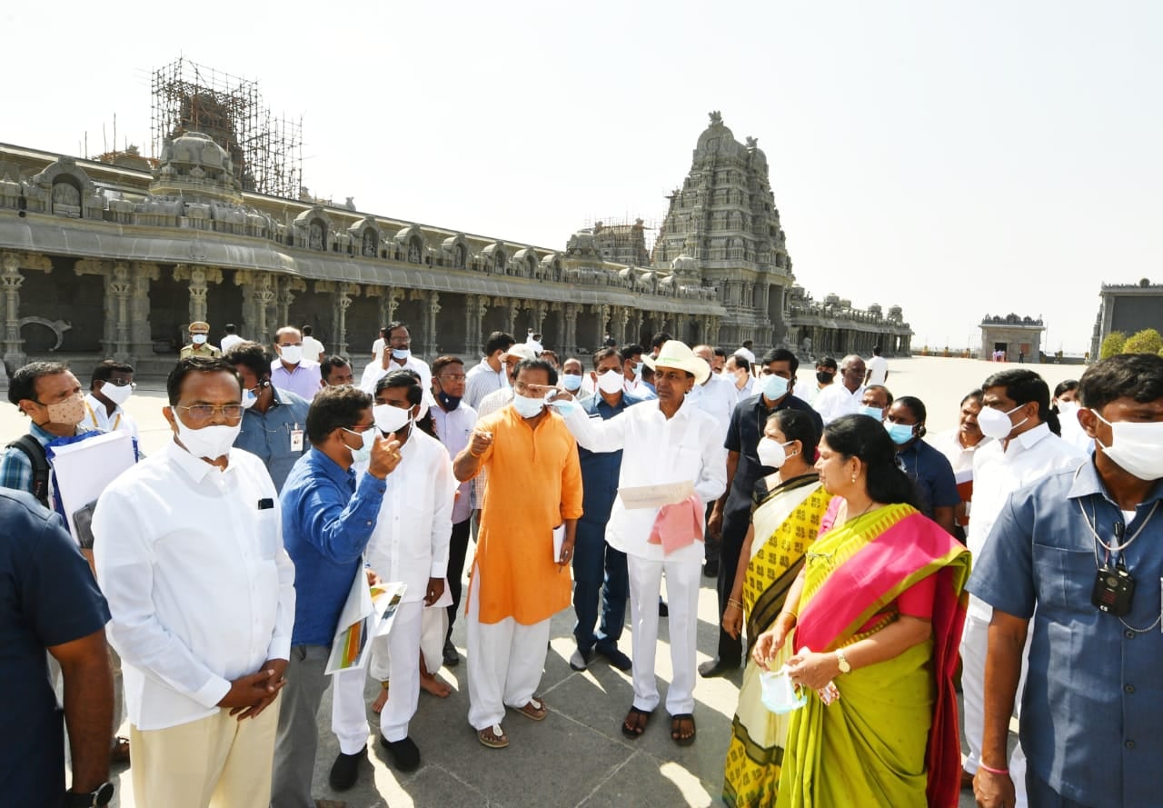 cm-kcr-visits-yadadri-temple-2-6.jpg