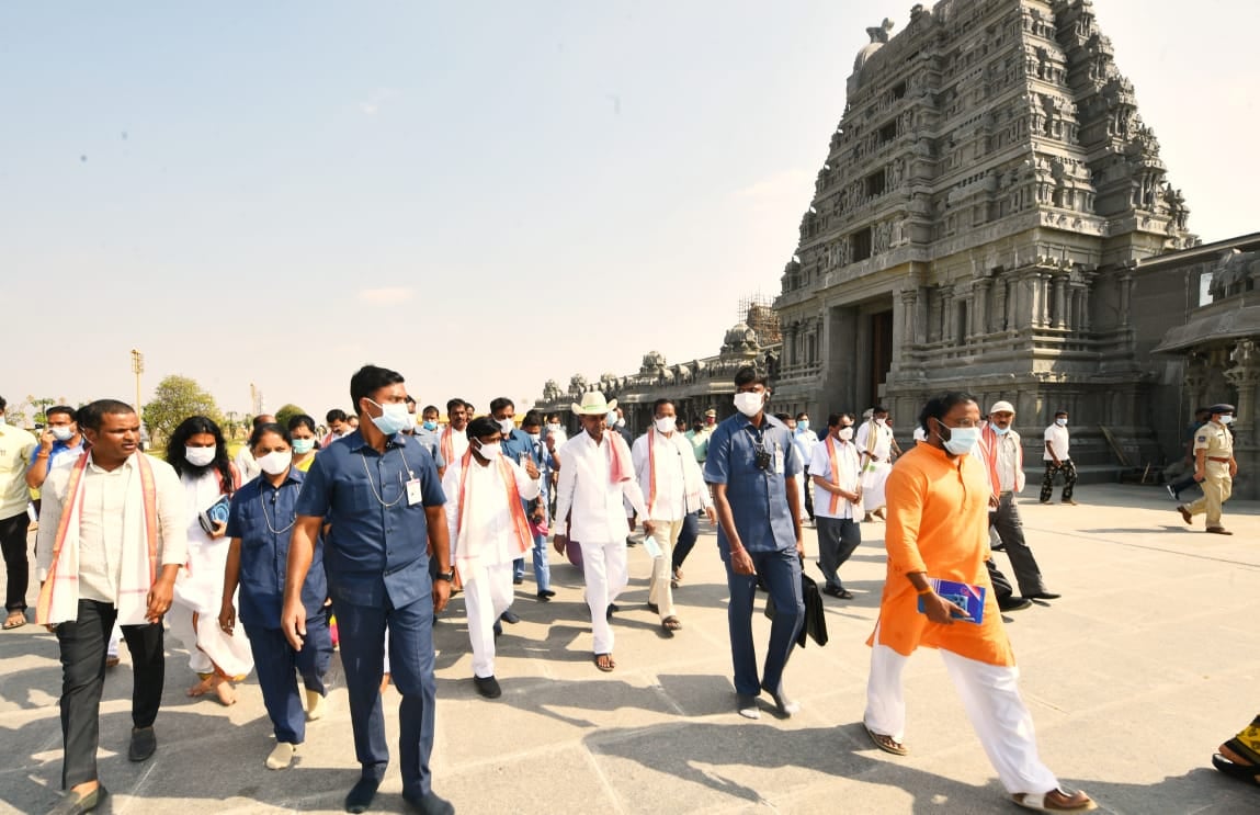 cm-kcr-visits-yadadri-temple-2-8.jpg