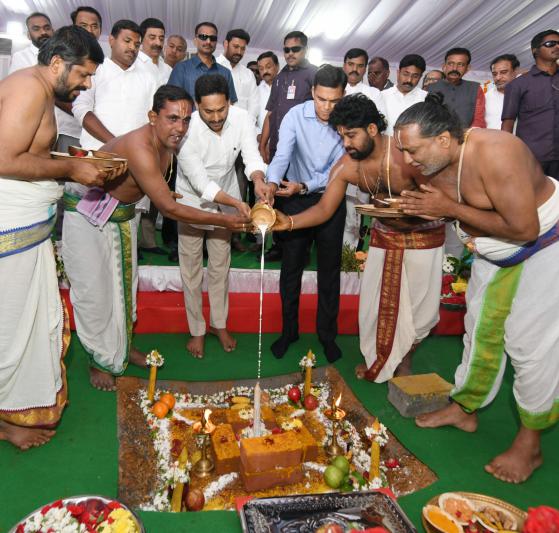 cm-ys-jagan-performs-bhoomi-puja-at-jsw-steel-plant-6.jpg