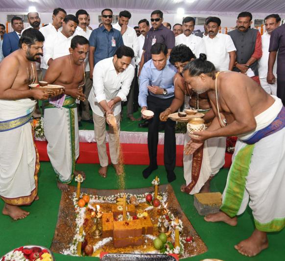 cm-ys-jagan-performs-bhoomi-puja-at-jsw-steel-plant-7.jpg