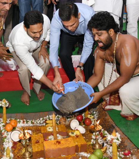 cm-ys-jagan-performs-bhoomi-puja-at-jsw-steel-plant-8.jpg