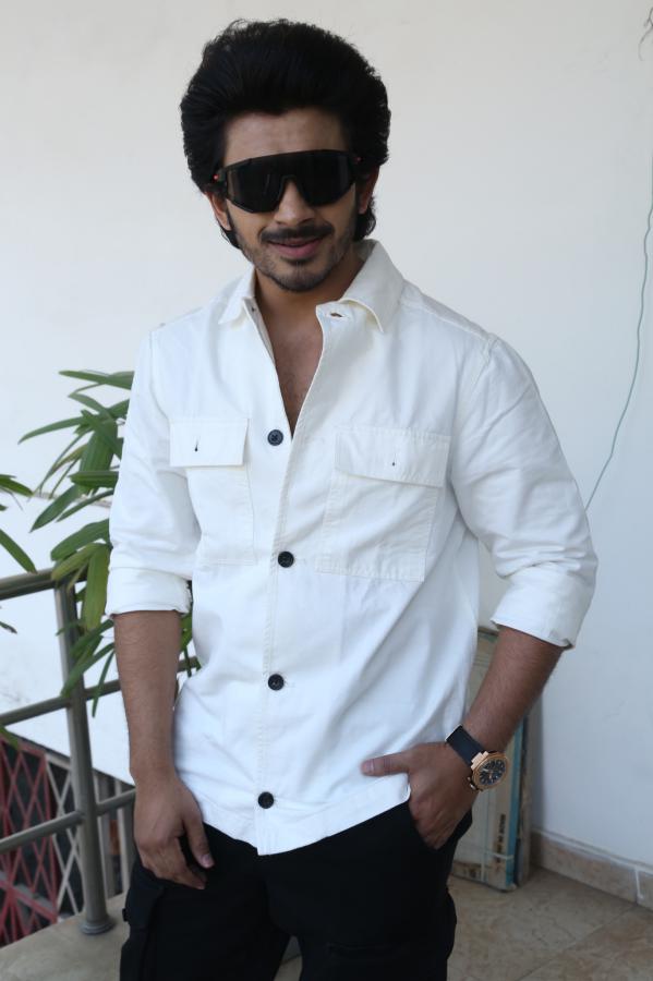 deepak-saroj-interview-11.jpg