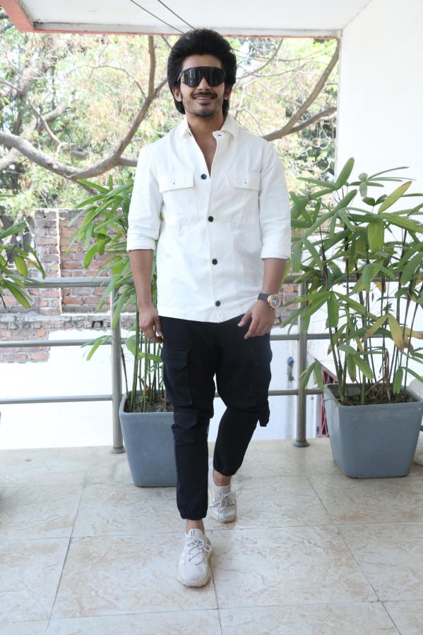 deepak-saroj-interview-16.jpg