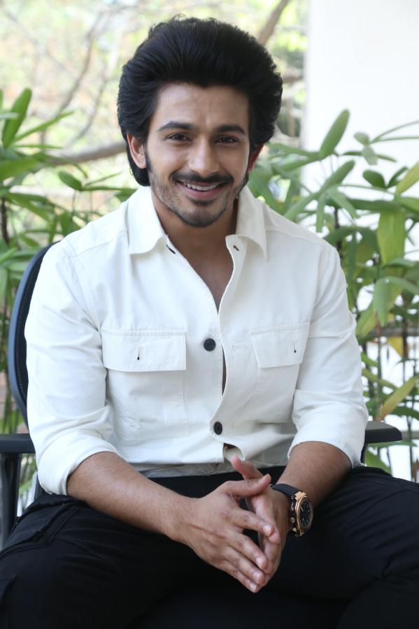deepak-saroj-interview-2.jpg
