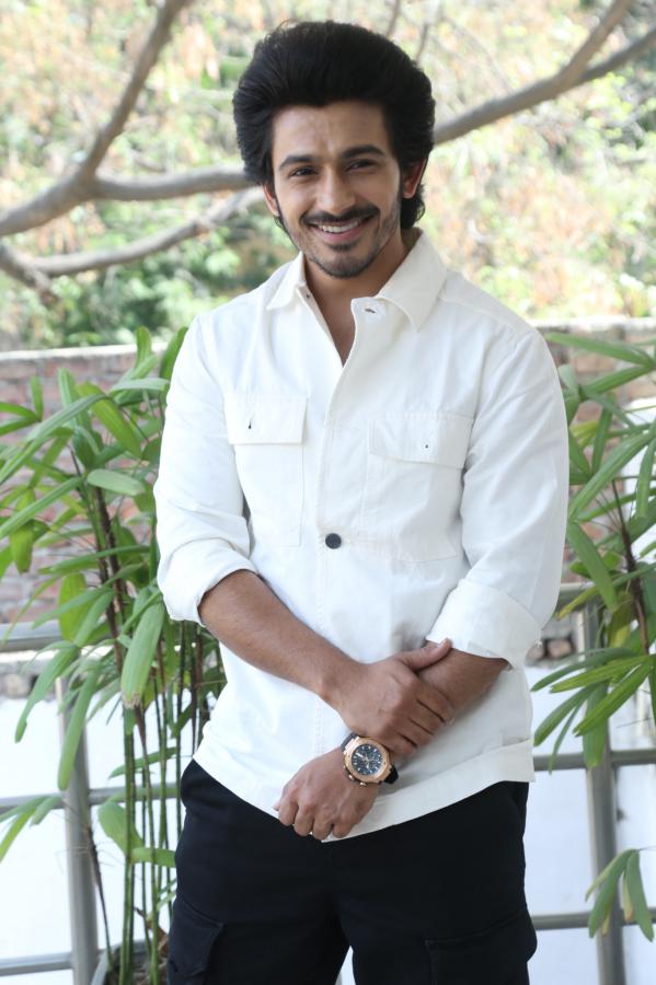 deepak-saroj-interview-20.jpg